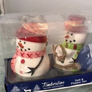 Brand new Timberline salt & pepper set
